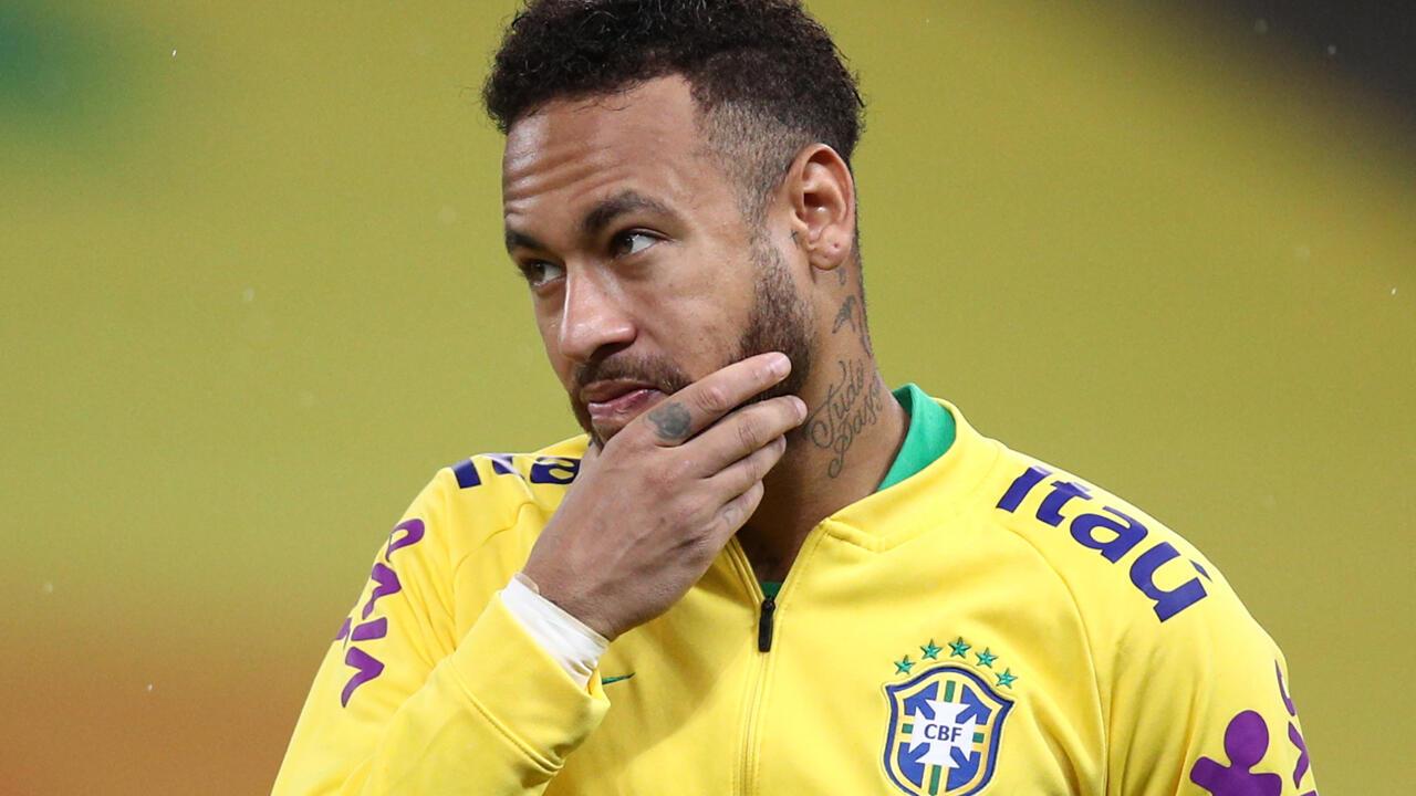 Neymar không chỉ nổi tiếng với tài năng xuất sắc trên sân cỏ mà còn là một trong những cầu thủ đẹp nhất thế giới